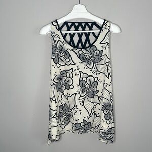 Bobeau Black and Ivory Floral Sleeveless Top with Geometric Back